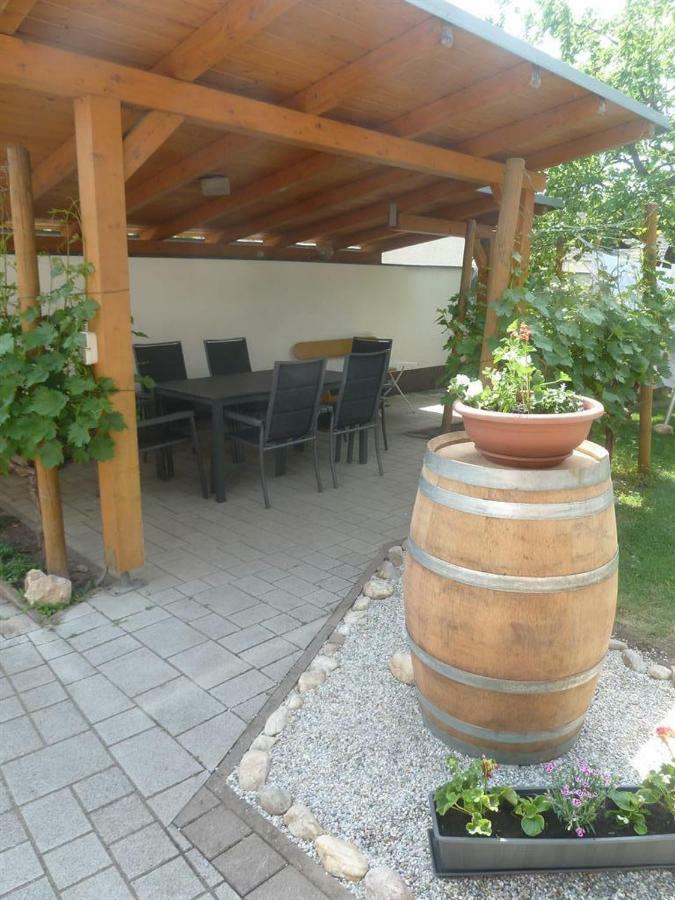 אילמיץ Ferienwohnungen & Weingut Kroiss Silvia מראה חיצוני תמונה